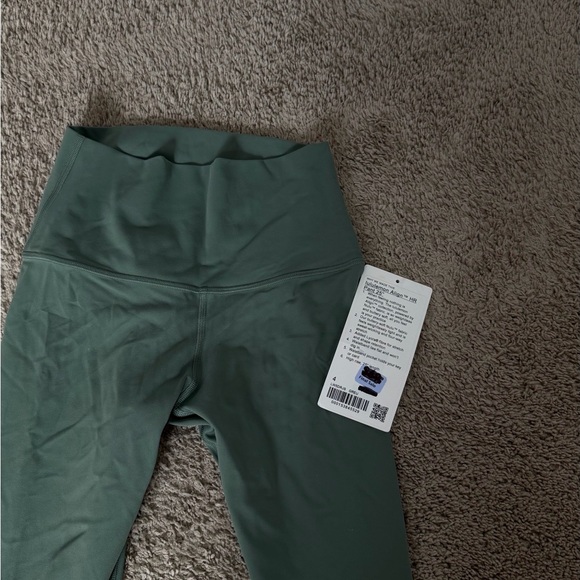 Lululemon women align leggings - Picture 2 of 3